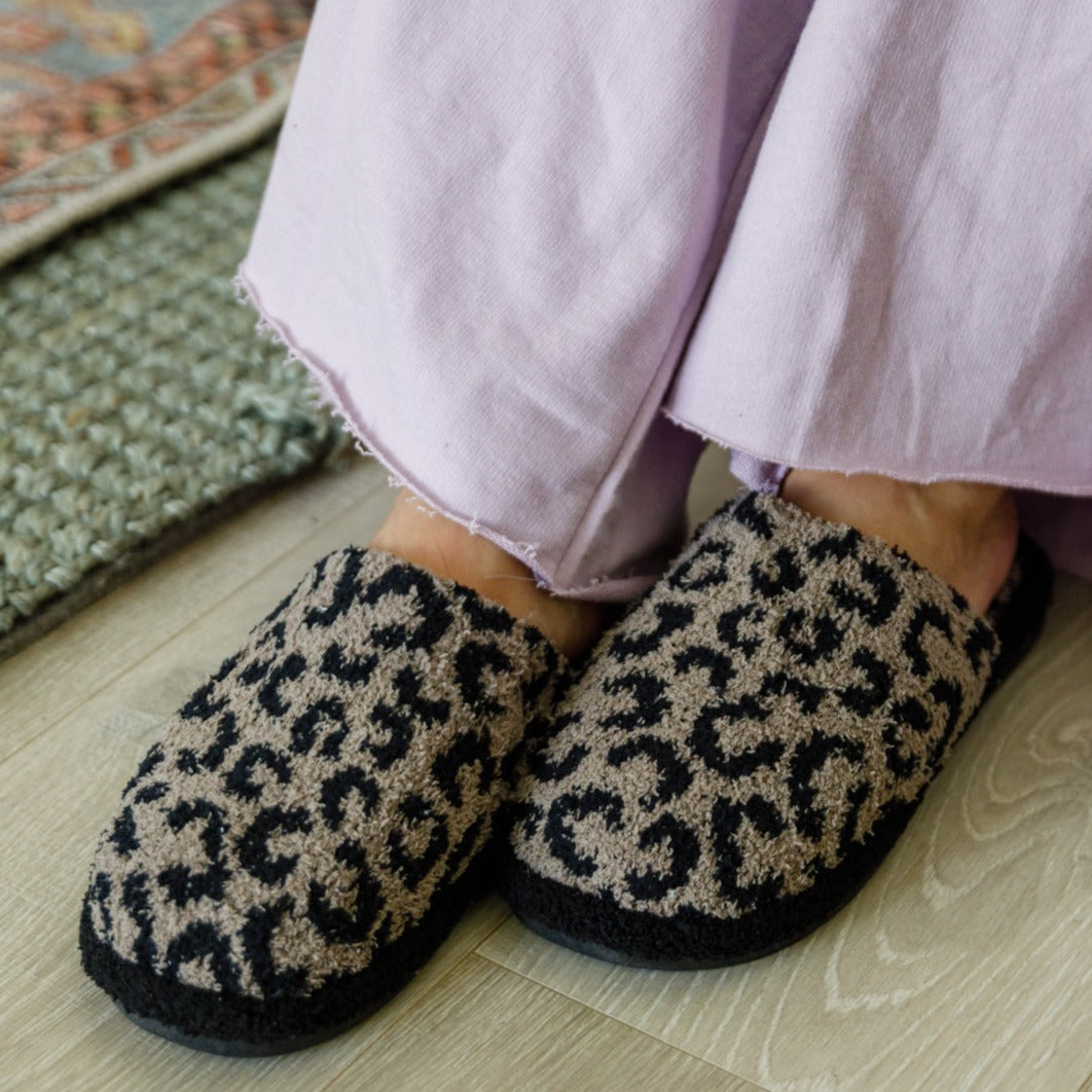 Fuzziest Feet Animal Print Slippers | Mocha