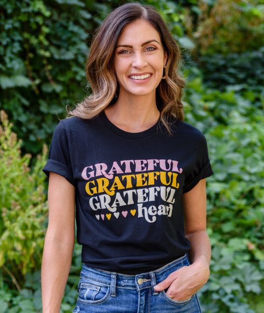 Grateful Heart Graphic Tee - Bella Lia Boutique
