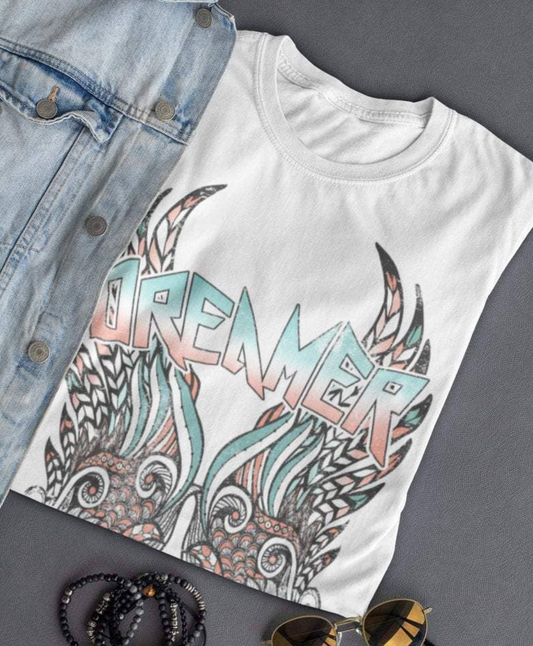 Dreamer Graphic Tee - Bella Lia Boutique