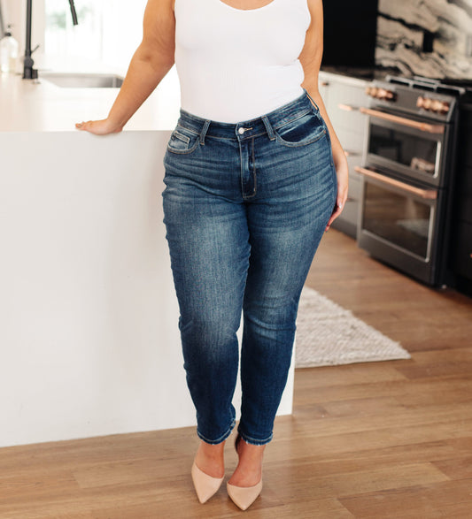 London Mid-Rise Cuffed Boyfriend Jeans | Judy Blue