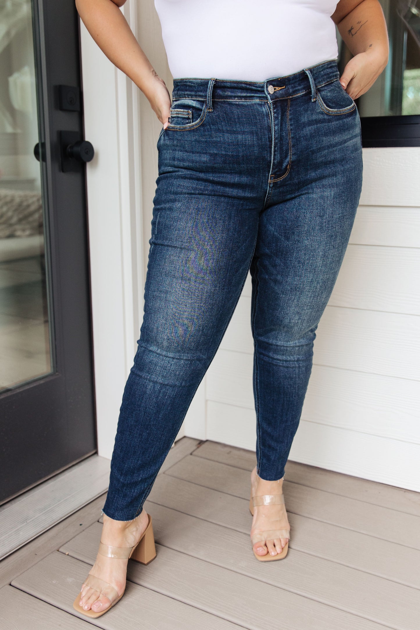 Lydia Mid-Rise Vintage Raw Hem Skinny Jeans | Judy Blue
