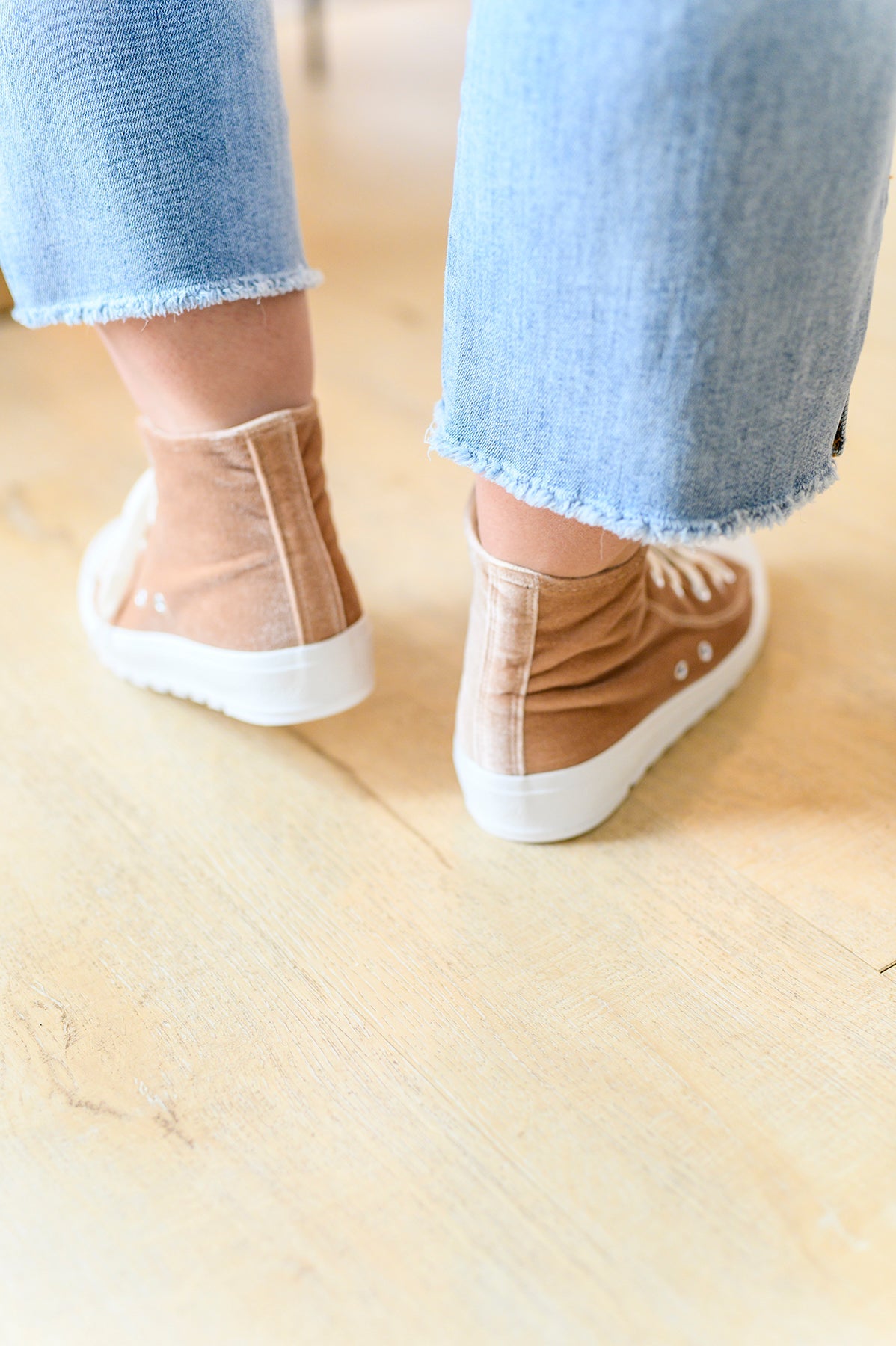 Run Me Down Velvet High Top Sneakers | Tan