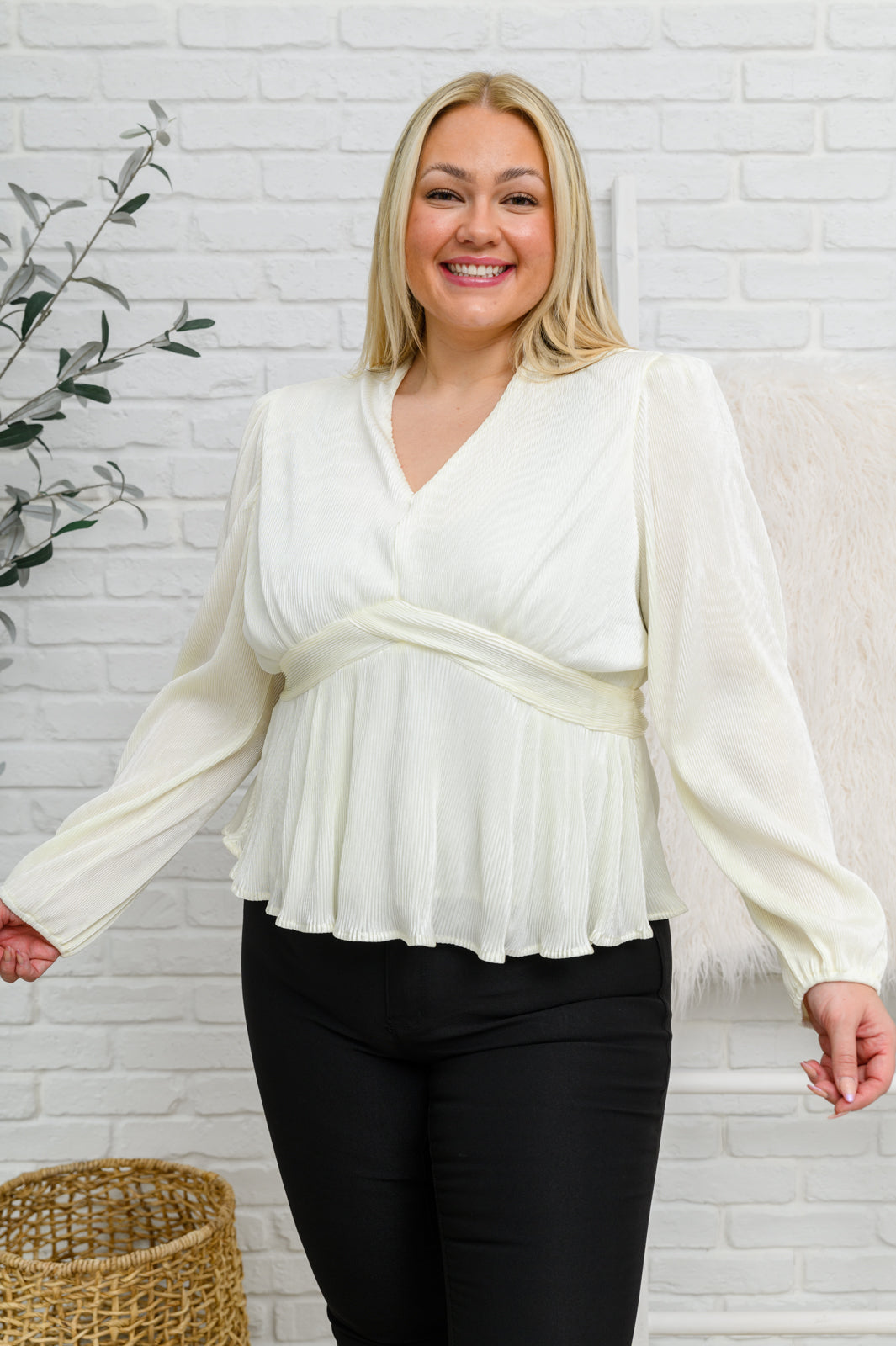 Xanidu Long Sleeve Blouse | White - Bella Lia Boutique