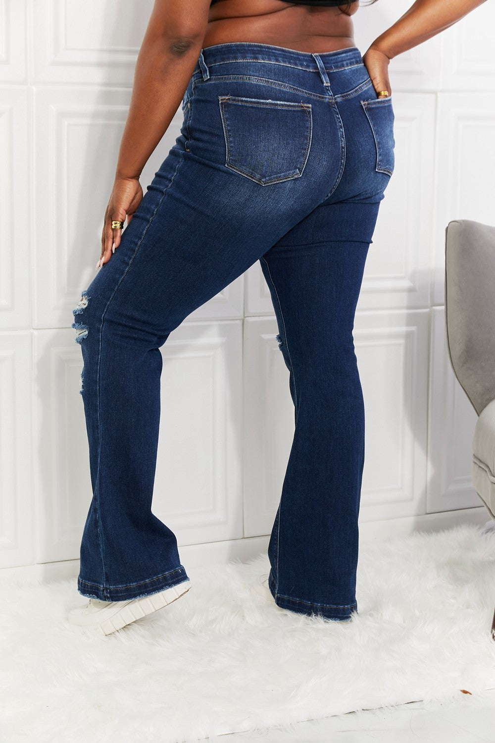 Reese Mid-Rise Button Fly Flare Jeans | Kancan