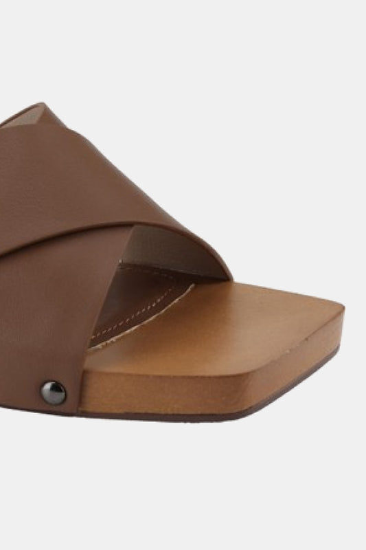 Step Into Summer Sandals | Brown