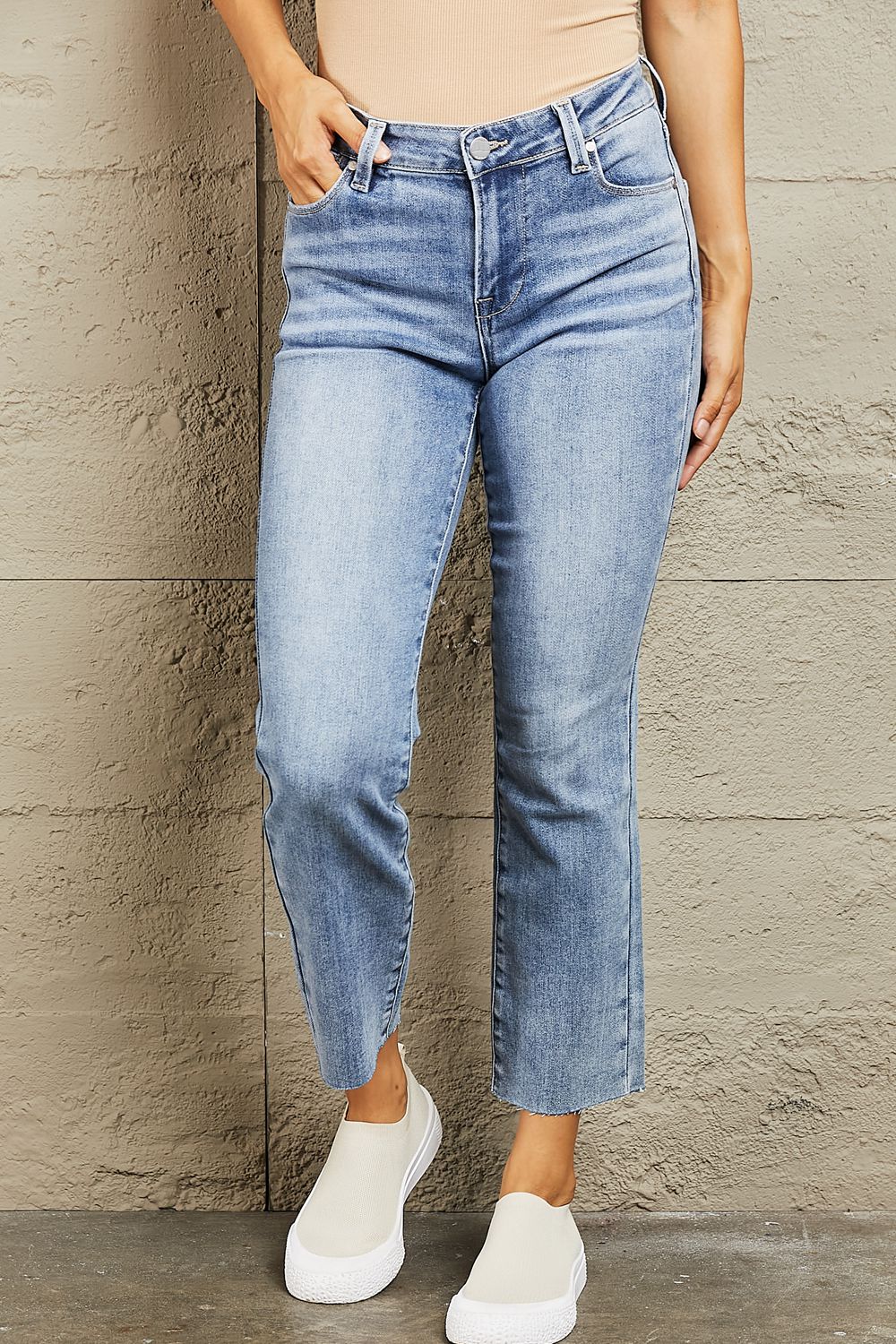 Heart This Mid-Rise Cropped Slim Jeans | Bayeas