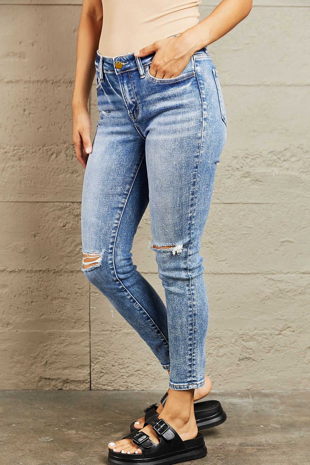 Hashtag Couture Mid-Rise Distressed Skinny Jeans | Bayeas
