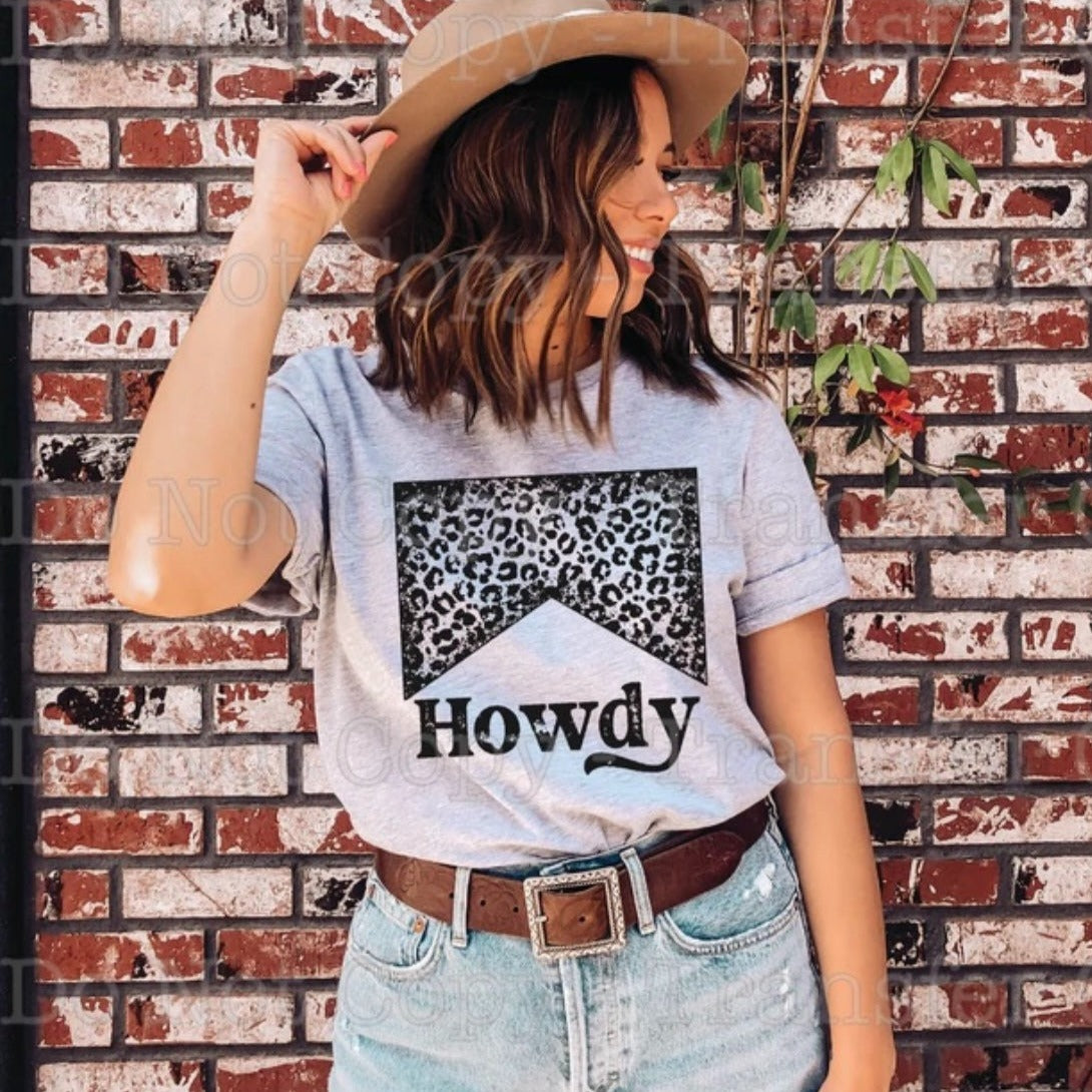 Howdy Graphic Tee or Sweatshirt - Bella Lia Boutique