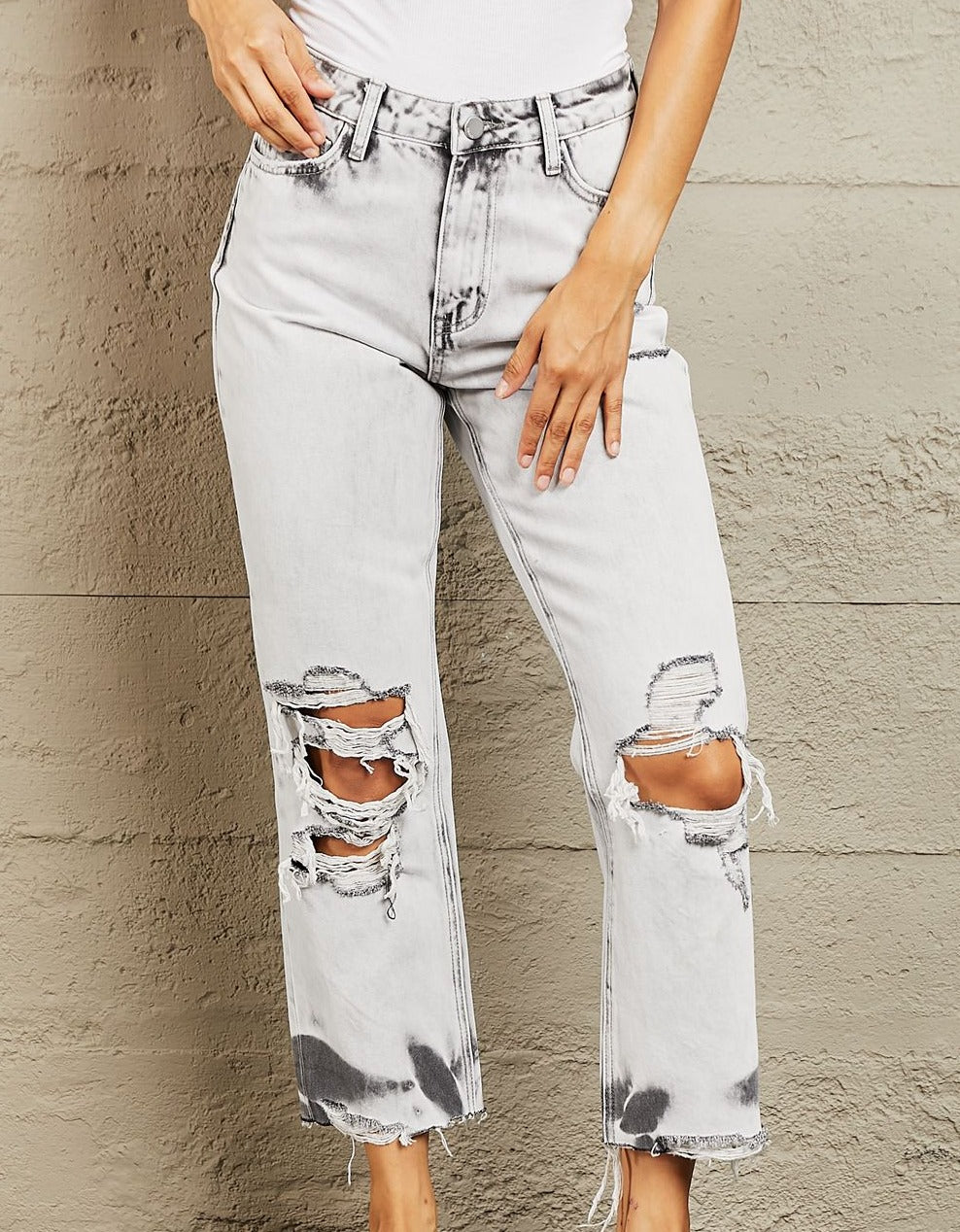 Acid Wash Accent Cropped Mom Jeans | Bayeas